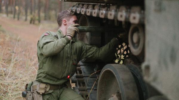 Norvegia face investiții mari în industria de apărare, într-un an tot mai incert