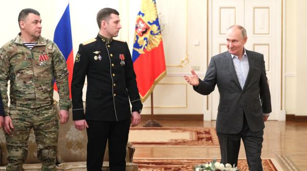 Putin nu mai grațiază condamnații care luptă pe front