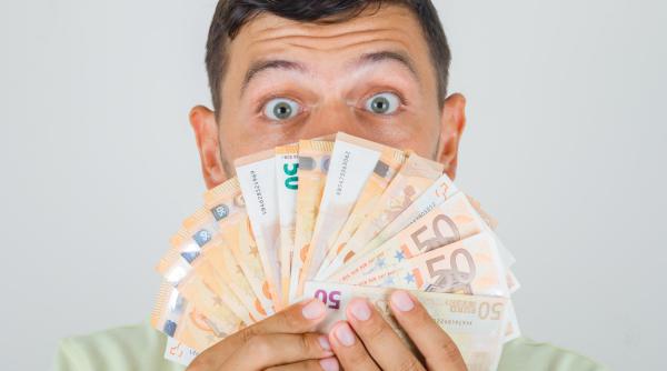 Ungaria, victimă a unui joc piramidal. Oamenii, păgubiți cu miliarde de forinți