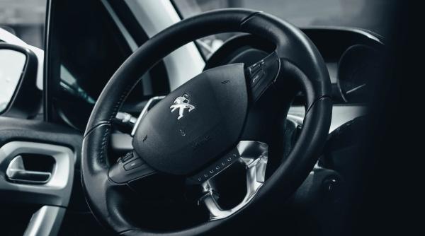 Peugeot va integra inteligența artificială în sistemul de asistență pentru șoferi
