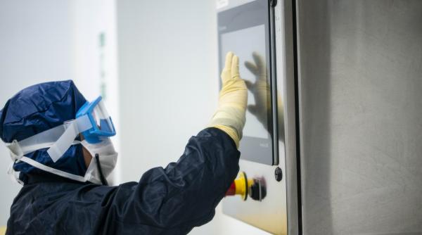 Pfizer, în cădere liberă, cu pierderi uriașe. Dar 2024 va fi altfel 