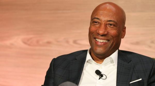 Magnatul Byron Allen oferă 14,3 miliarde de dolari pentru Paramount Global