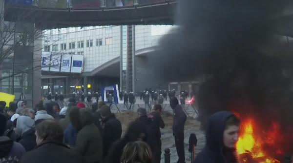 Protest masiv al fermierilor la Bruxelles