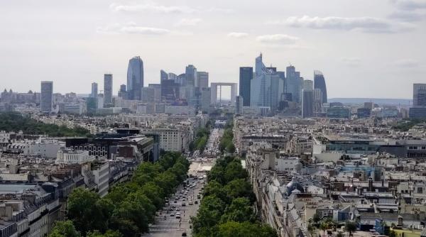 Referendum pentru suprataxarea parcării SUV-urilor în Paris. Metropola vrea să devină complet accesibilă pentru biciclete