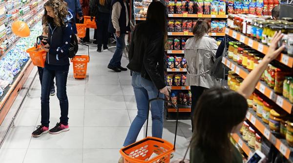 Volumul cifrei de afaceri din sectorul de retail a crescut anul trecut cu 1,9% 