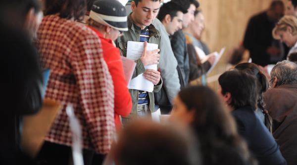 Prime pentru tinerii care se angajează. Ministerul Muncii, anunț de ultimă oră