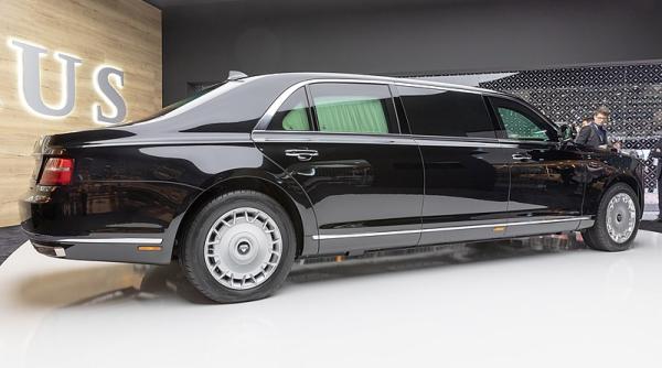 Putin i-a dăruit lui Kim Jong Un o mașină de lux produsă în Rusia