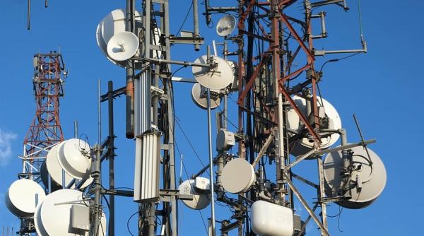 Operatorul Vodafone Italia va fi cumpărat pentru 8 miliarde de euro