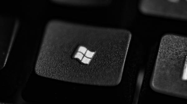 Chinezii nu vor mai folosi Windows pe computerele din sediile guvernamentale 
