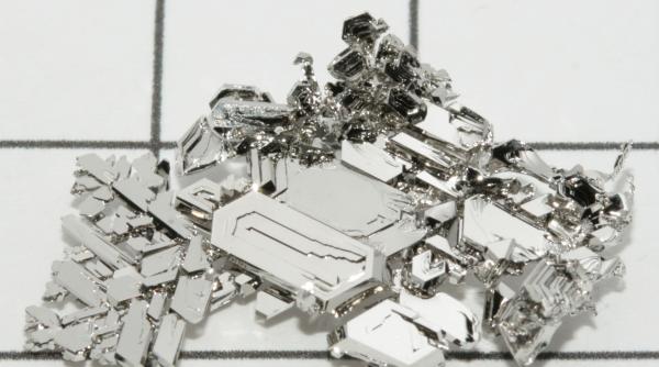 De ce aurul este de 2,5 ori mai scump decât platina 