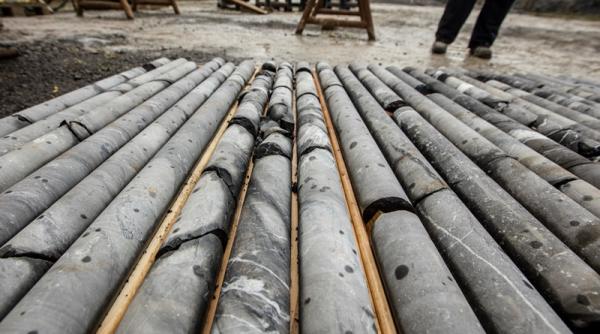 Academia Română: Reactivarea industriei extractive, o necesitate. România are resurse şi rezerve minerale şi energetice considerabile