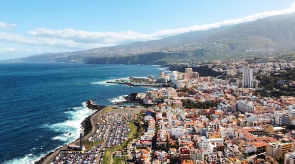 Furioși, spaniolii se mobilizează împotriva avalanșei de turiști