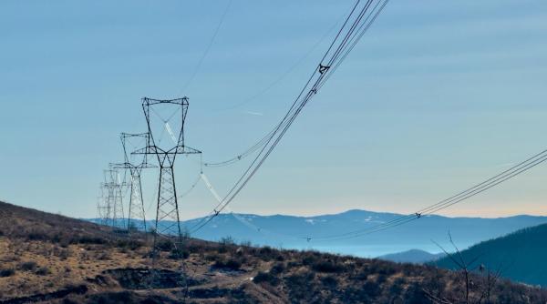 Transelectrica a inaugurat cea mai complexă linie electrică aeriană construită în ultimii 30 de ani în România