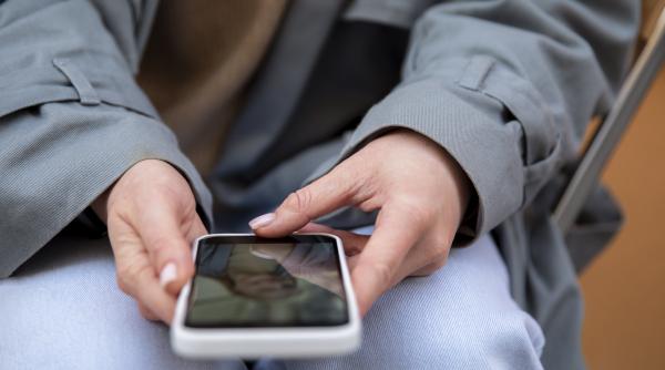 Apple, constrânsă să retragă aplicațiile WhatsApp și Threads în această țară