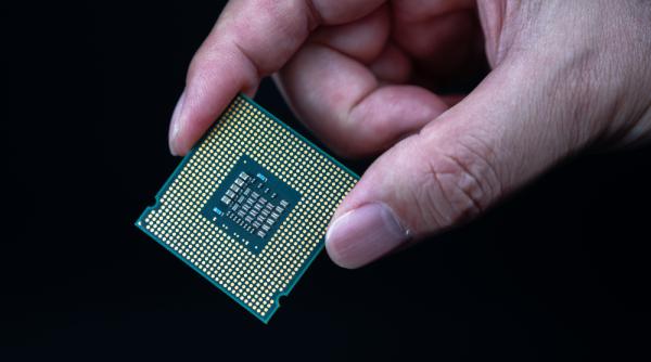 Acțiunile Samsung au explodat pe fondul cererii cipurilor de memorie pentru AI