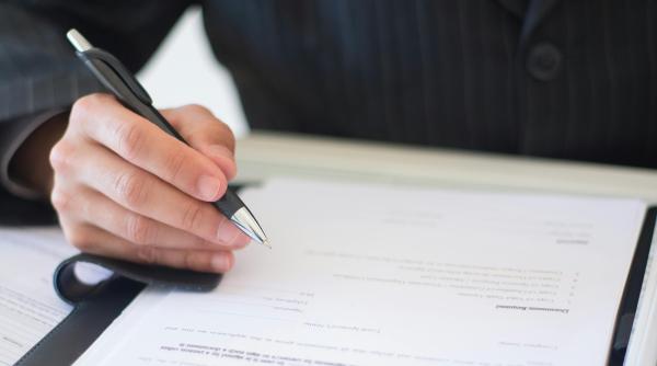 Finanţare pentru investiţii în industriile cu tradiţie în România. Cine se poate înscrie în program