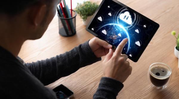 Apple pregătește lansarea unor noi iPad-uri cu cipuri AI, pentru a recupera avansul rivalilor Google și Microsoft