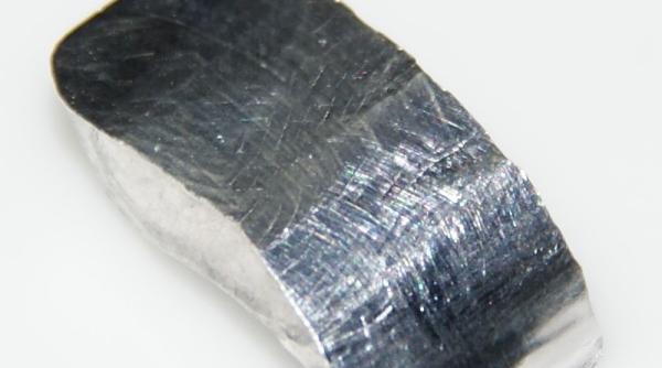 Prețul unui metal folosit pentru computere a explodat 