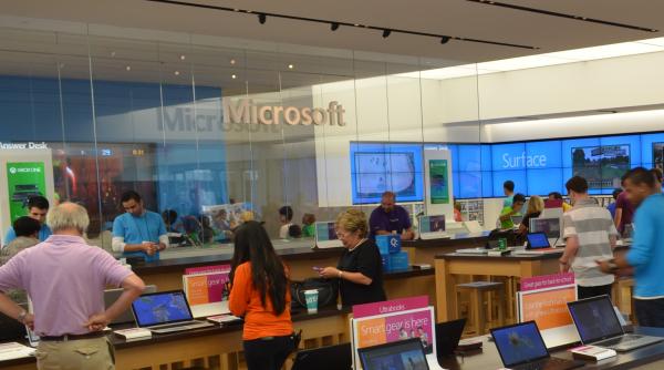 Microsoft, gata să provoace Apple și Google pe piața jocurilor mobile