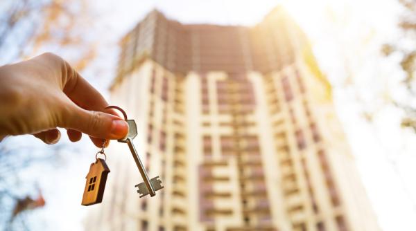 Numărul tranzacțiilor imobiliare a explodat în aprilie. București, în topul vânzărilor 