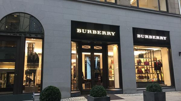 Profitul Burberry a scăzut cu 34% pe fondul cererii slabe din China