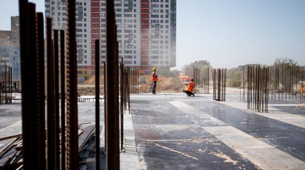 Volumul lucrărilor de construcții rezidențiale a scăzut cu peste 30% în primele trei luni din an