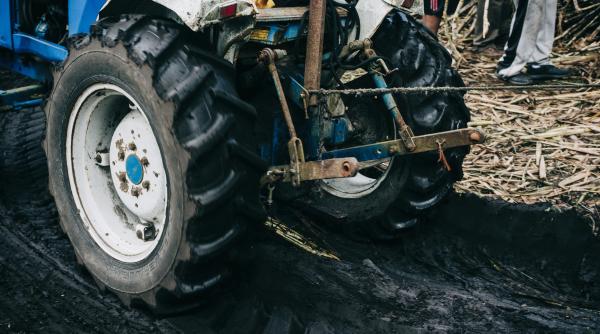 Rabla pentru tractoare. Vestea zilei pentru fermieri: Finanţarea, aprobată de Guvern