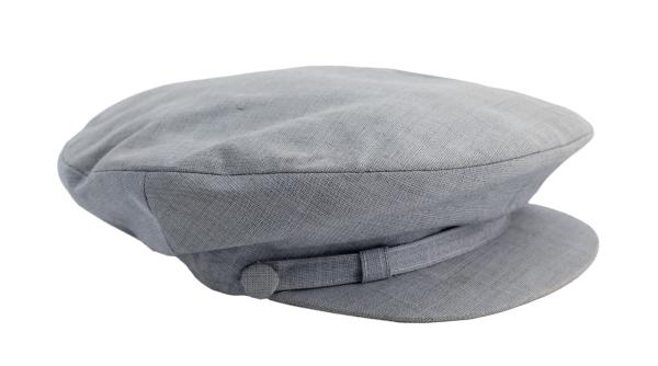 Şapca lui Nicolae Ceauşescu, scoasă la licitaţie în Bucureşti. Cu cât se vinde