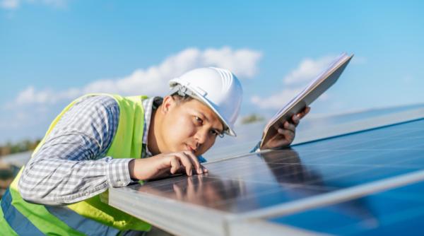 De ce au ajuns producătorii chinezi de panouri solare să ceară intervenția statului