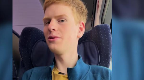 A ales să trăiască mutându-se constant dintr-un tren în altul