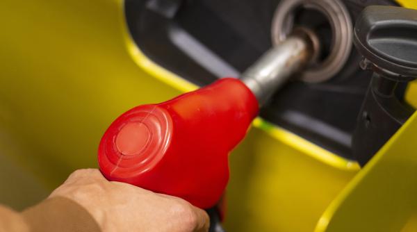 Benzina și motorina s-au scumpit. Adio carburanți ieftini?