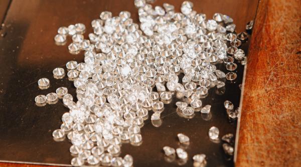 Piața diamantelor la răscruce. Ce se întâmplă cu prețurile