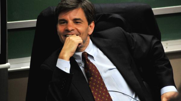 Cine este George Stephanopoulos, jurnalistul care l-a intervievat pe Joe Biden