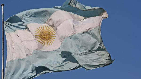 Argentina ia măsuri disperate pentru a reduce inflația imensă cu care se confruntă