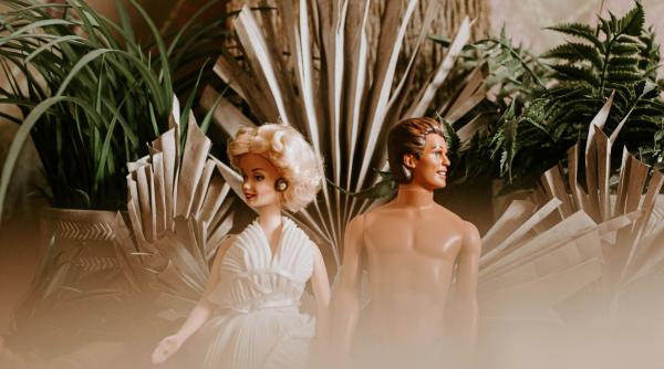 Vânzările de păpuşi Barbie scad, iar explicaţia e simplă