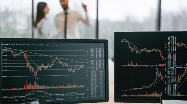 Acțiunile europene au început săptămâna în forță, susținute de companiile petroliere. BVB a deschis în creștere