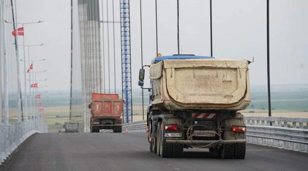 Noi probleme la podul suspendat de la Brăila. Restricții de circulație