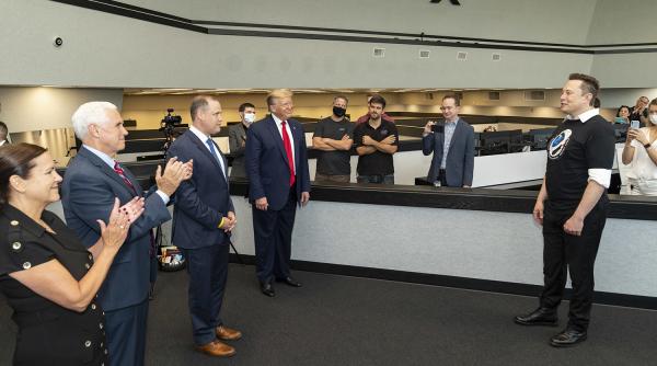 Elon Musk vizează un post la Casa Albă. Discuția miliardarului cu Donald Trump, întârziată din cauza problemelor tehnice ale X