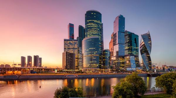 În Rusia pare să existe o nouă regulă: Nu menţiona războiul în legătură cu deprecierea rublei