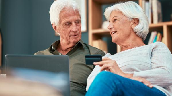 CNPP avertizează pensionarii cu privire la conturile în care le sunt virați banii