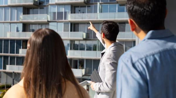 Vrei un apartament sau un teren pentru o casă? La ce să te uiți atent pentru a nu ajunge la sancțiuni contravenționale