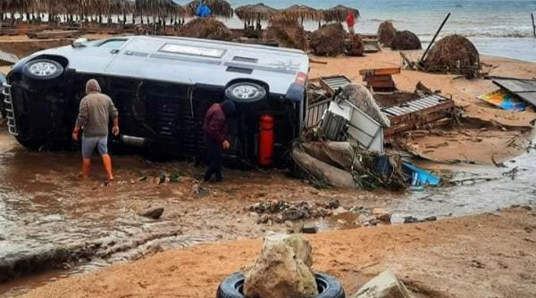 Indundațiile au făcut ravagii pe litoralul românesc. Plaja din Vama Veche, distrusă