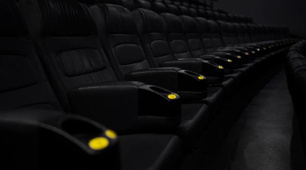 Brad Pitt și George Clooney, dezamăgiți că noul lor film va ajunge direct pe platformele de streaming