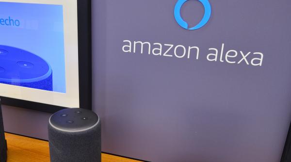 Asistentul virtual al Amazon acuzat, în SUA, că o susține pe Kamala Harris