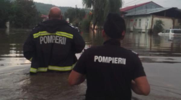 Pericol de inundații! Cod roșu de viituri în mai multe județe 