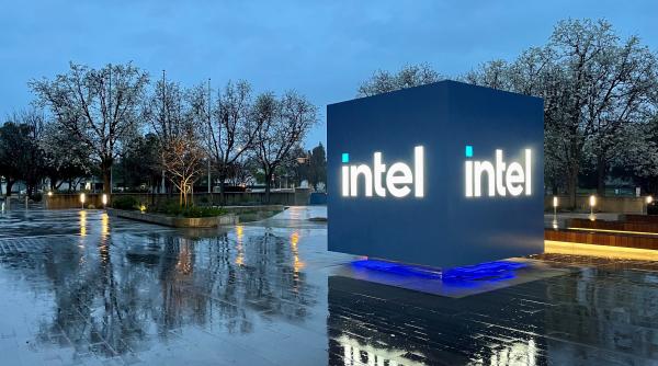Intel intră în jocul Pentagonului: subvenții de miliarde pentru cipuri militare