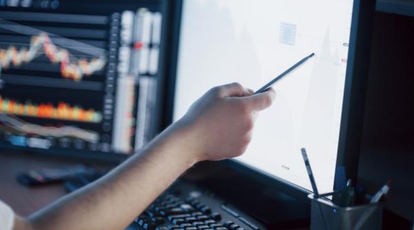 Optimismul privind decizia Fed de mâine a adus creșteri pentru bursele europene 