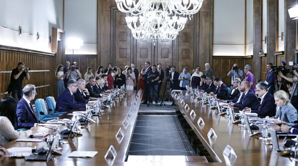 Guvernul se reuneşte, luni, în şedinţă, pentru a adopta rectificarea bugetului pe anul 2024