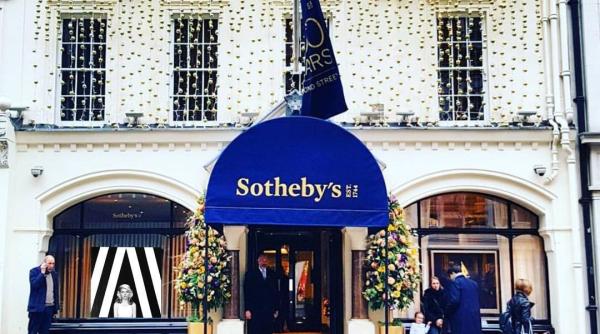 Unic și misterios: Un colier cu diamante scos la licitație