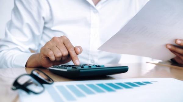 Avertismentul Consiliului Fiscal după rectificarea bugetară: Deficitul poate depăși 8%